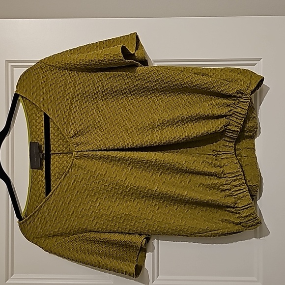 Sunday in Brooklyn Women's Top sz small - Picture 1 of 3